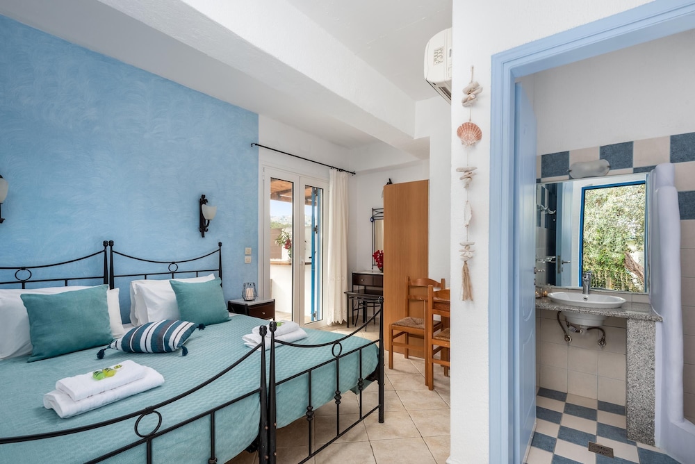 Agnanti Beach Apartments - Aura photo 2
