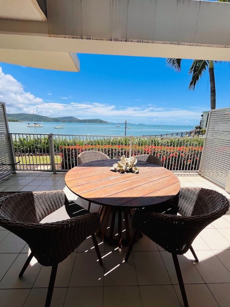 1 Bedroom Water View Spa Apartment - Photo 11