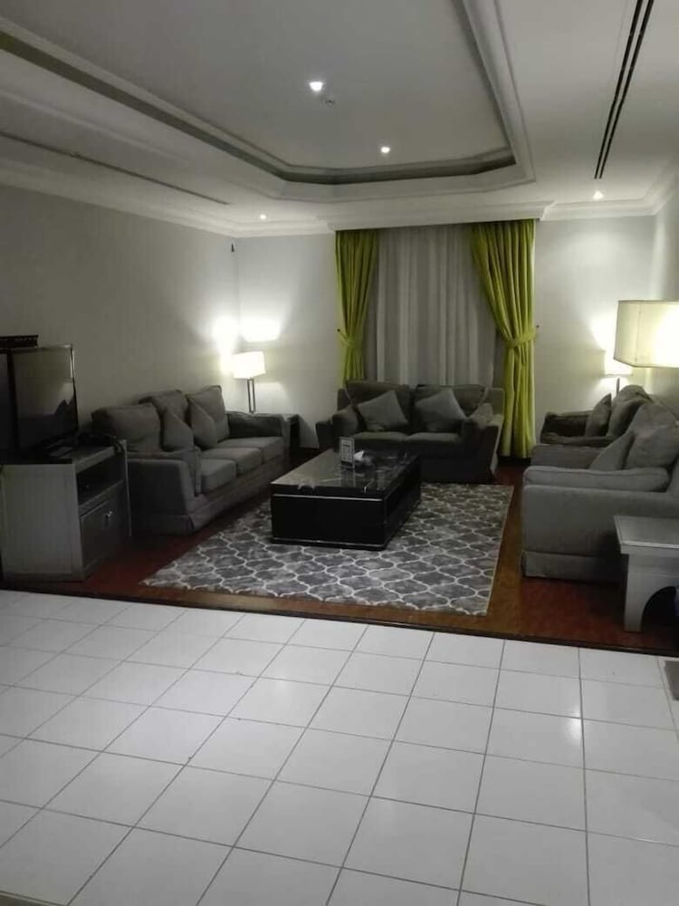 Suite, 3 Bedrooms