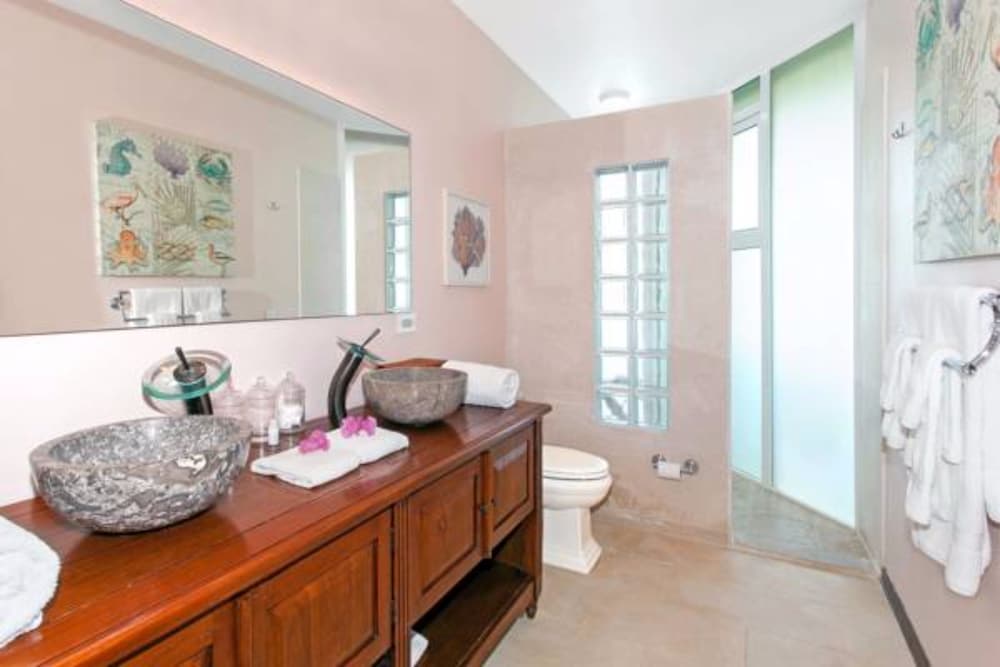 Deluxe Studio Suite, 2 Queen Beds, Garden Area photo 3