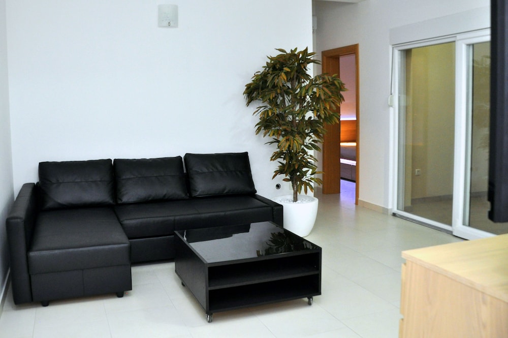 Apartment (2)