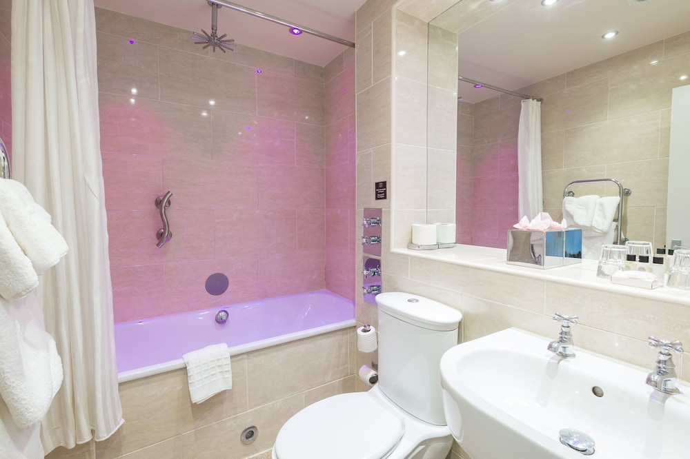 Executive Double Room - Photo 11