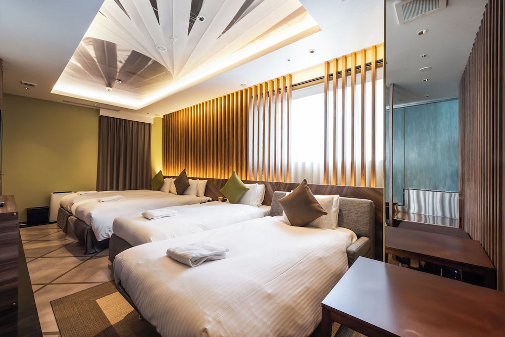 Grand Twin Room, Non Smoking (Alfit Hollywood, For 3-4 people) photo 1