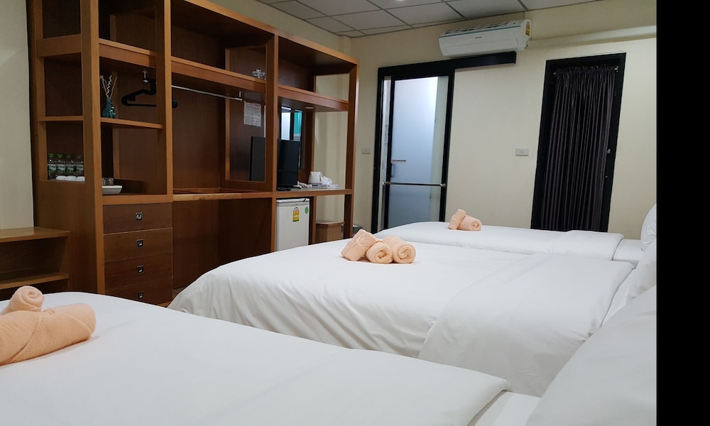 Family Quadruple Room, Multiple Beds photo 1