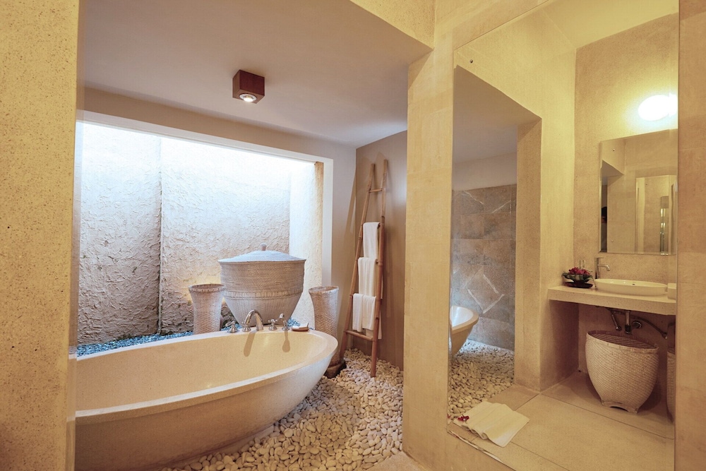 Standard Suite - Photo 4