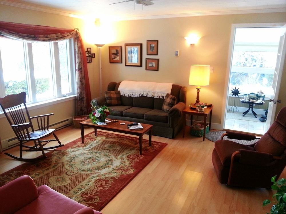 Cottage, 2 Bedrooms, Kitchen photo 2