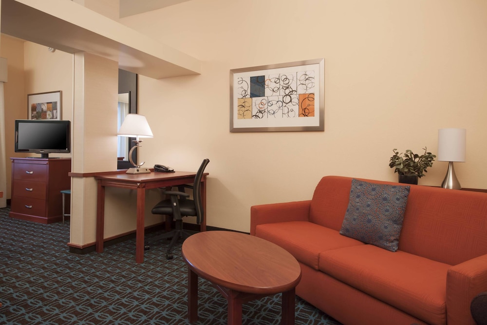 Executive Suite, 1 King Bed with Sofa bed - Photo 2