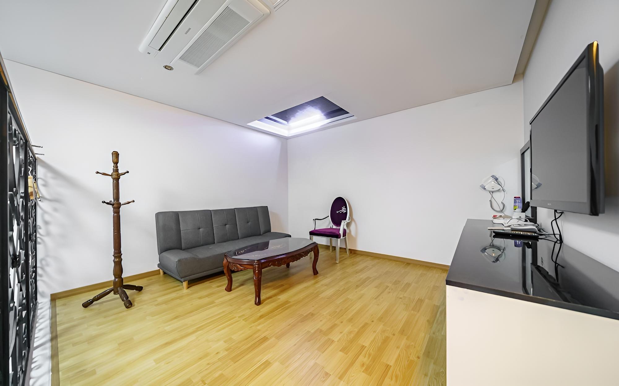 Room (Duplex) - Photo 5