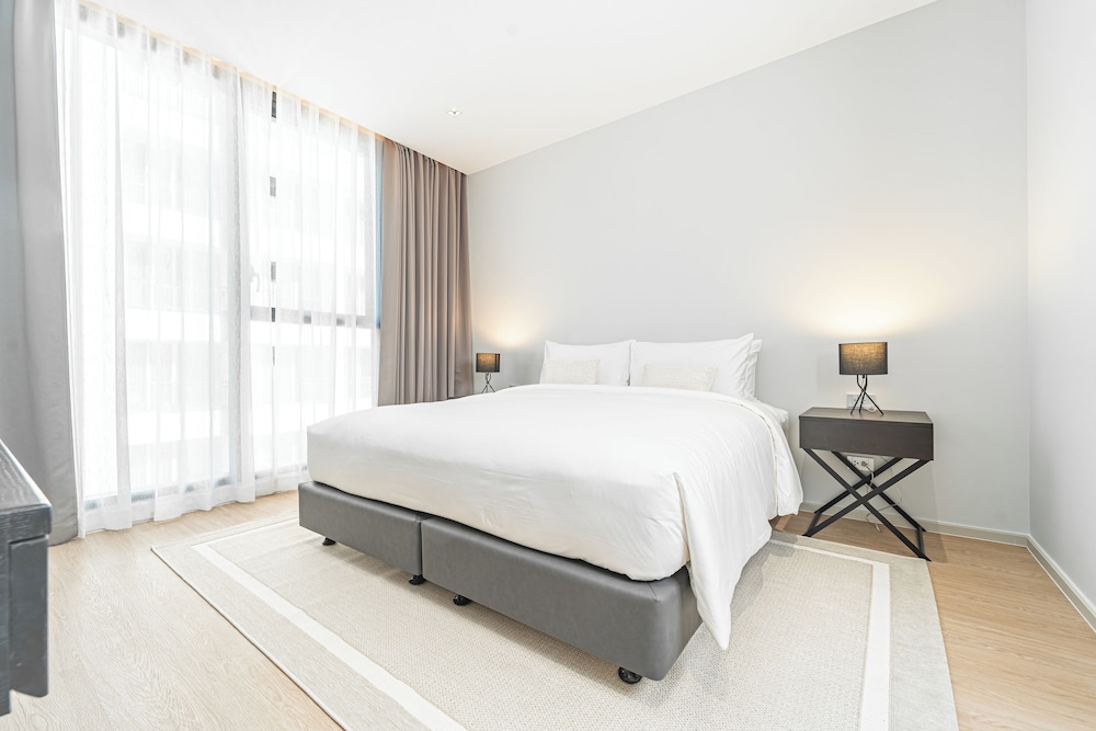 Family Room, 2 Bedrooms