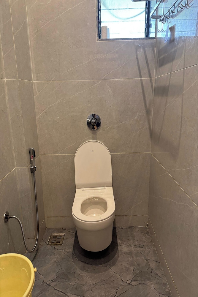 Executive Room - Photo 10