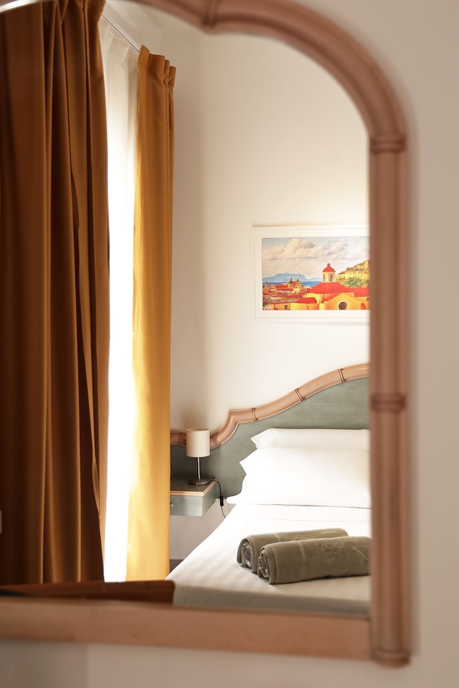 Basic Double or Twin Room photo 2