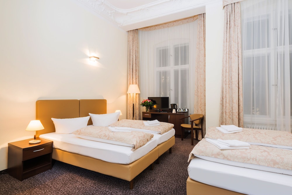 Family Quintuple Room