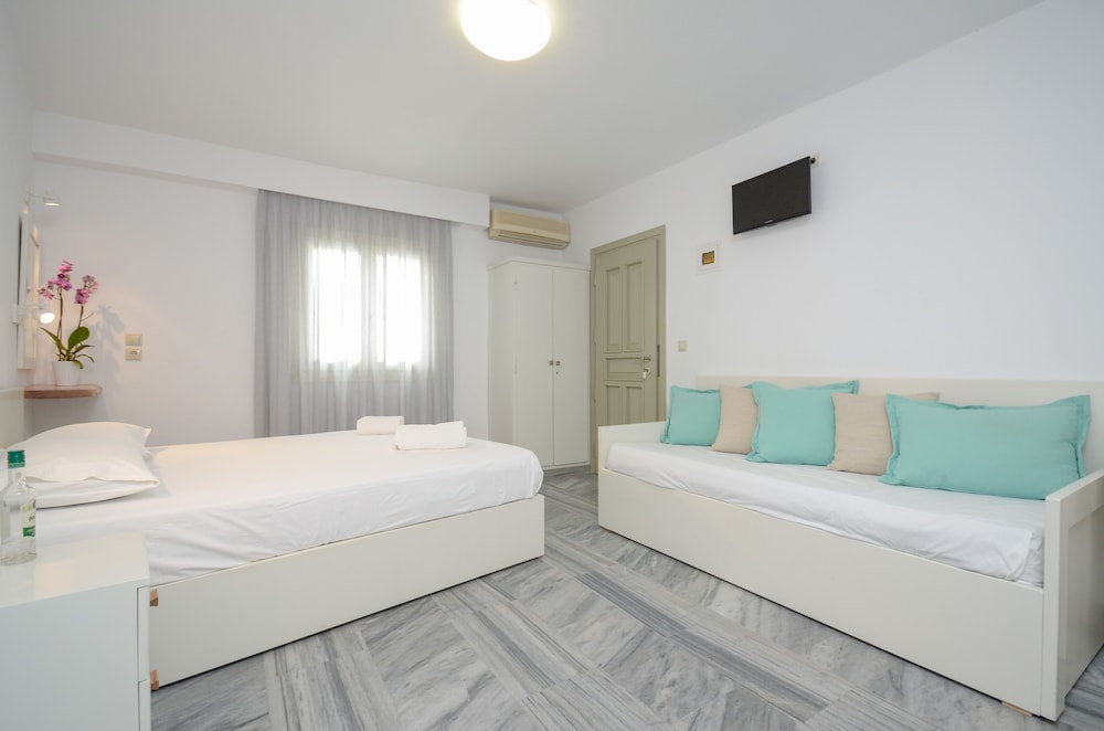 Top Floor Superior Triple Studio+1sofa photo 3