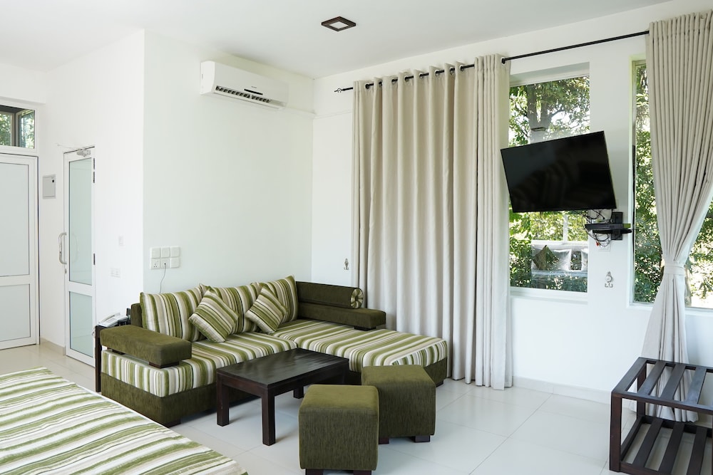 Mountain View Garden Suite, Family photo 2