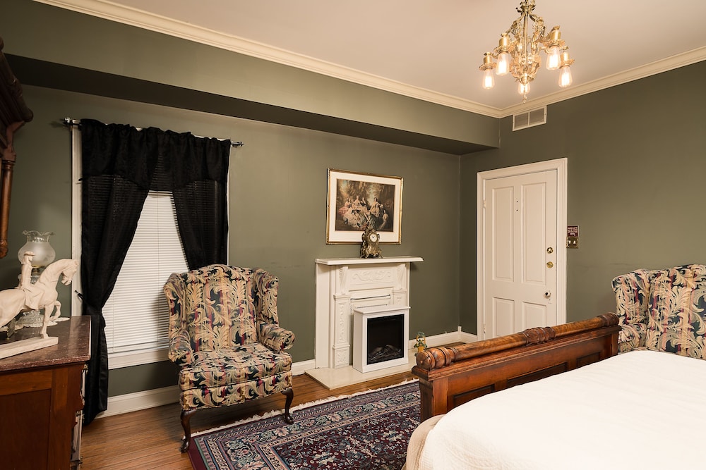 The Victorian Suite photo 2
