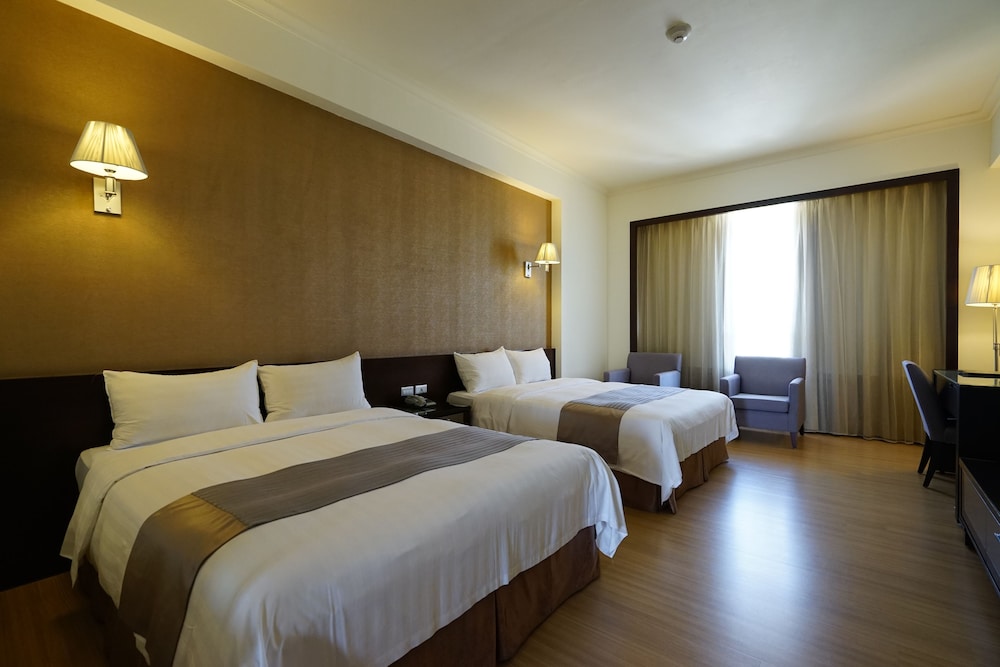Classic Quadruple Room, 2 Double Beds, Sea View photo 2