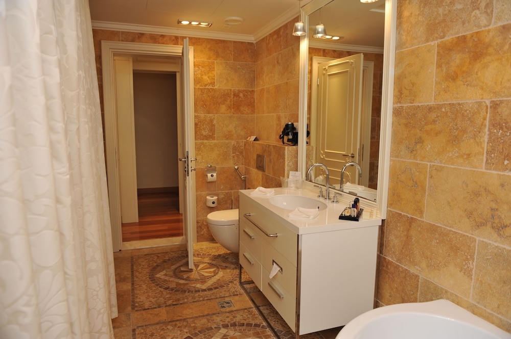 Deluxe Suite (Wellness) - Photo 5