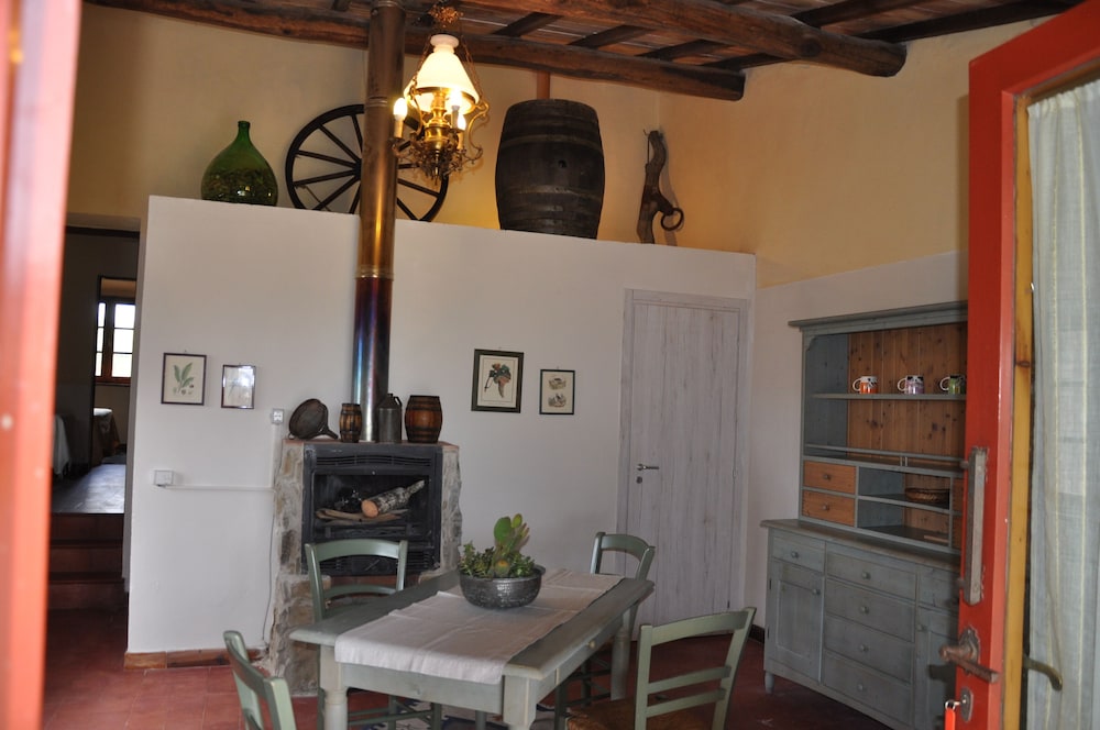 Family Apartment, Multiple Beds, Kitchenette, Vineyard View photo 2