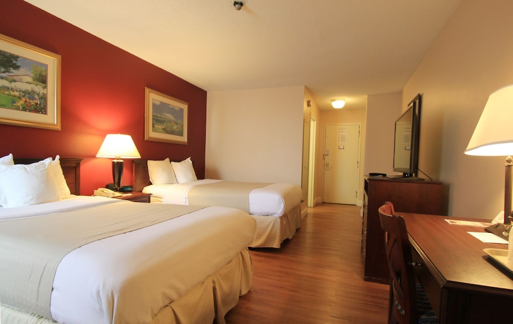 Standard Room, 2 Queen Beds, Courtyard View - Photo 3