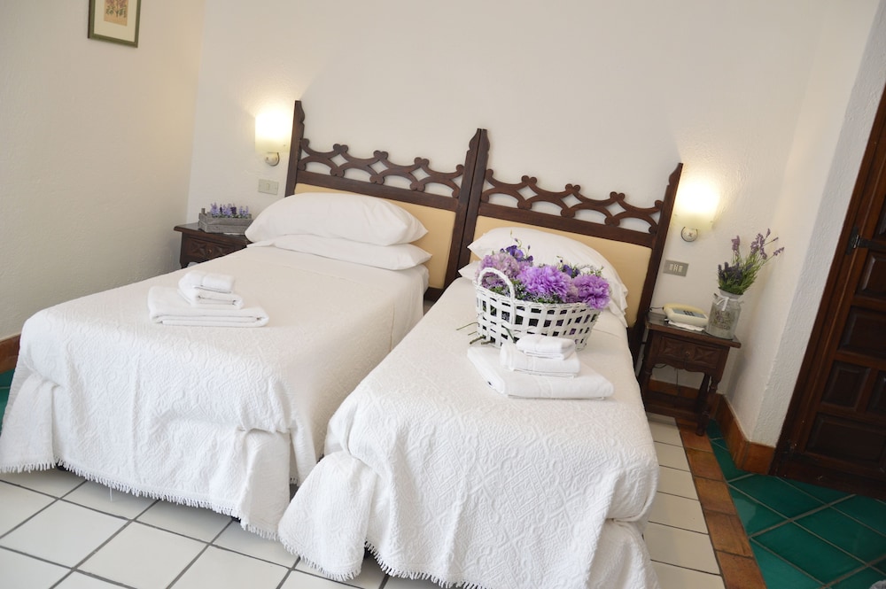 Comfort Double or Twin Room, Courtyard View