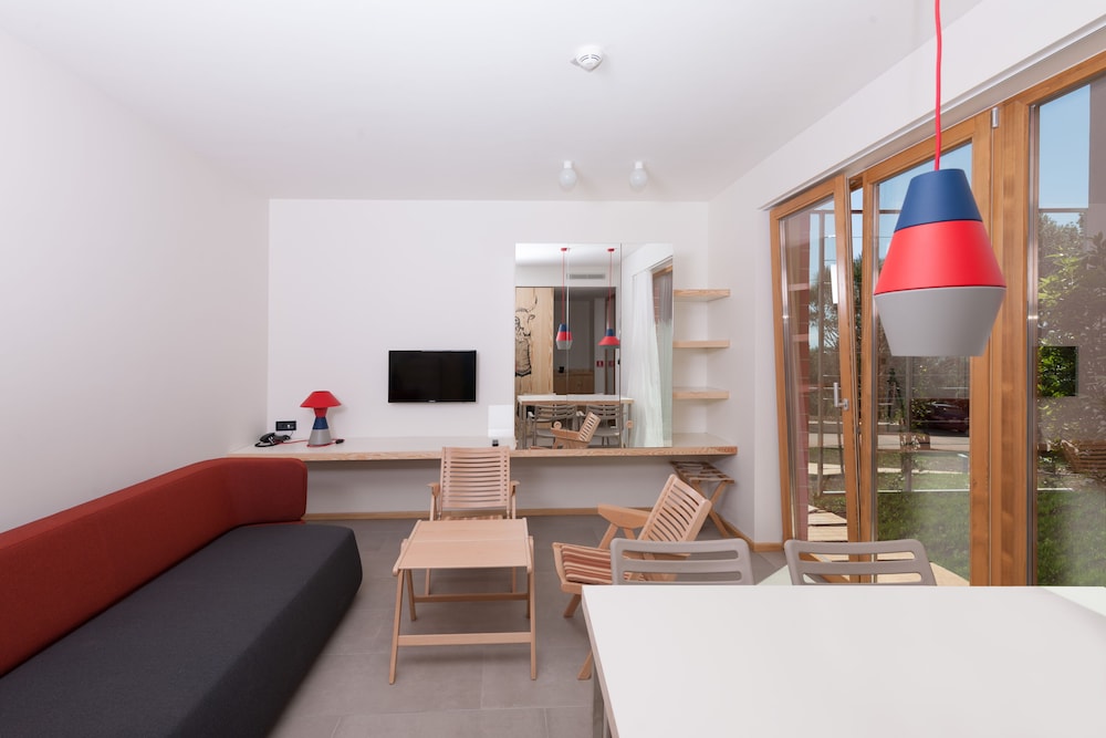 Premium Apartment, 2 Bedrooms - Photo 4