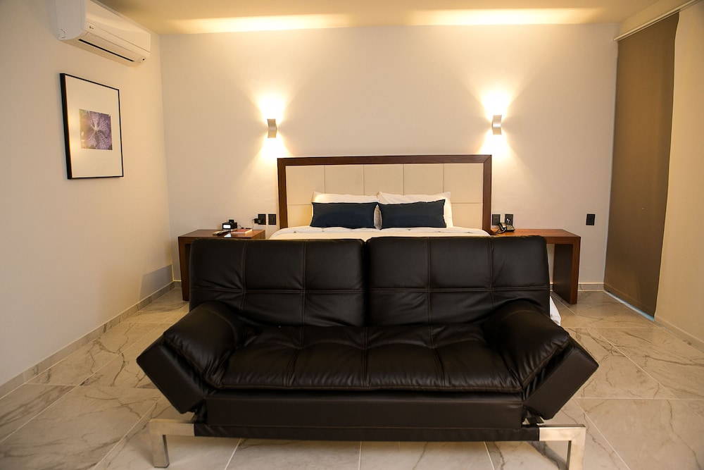 Executive Room, Multiple Bedrooms, Balcony, Pool View photo 1