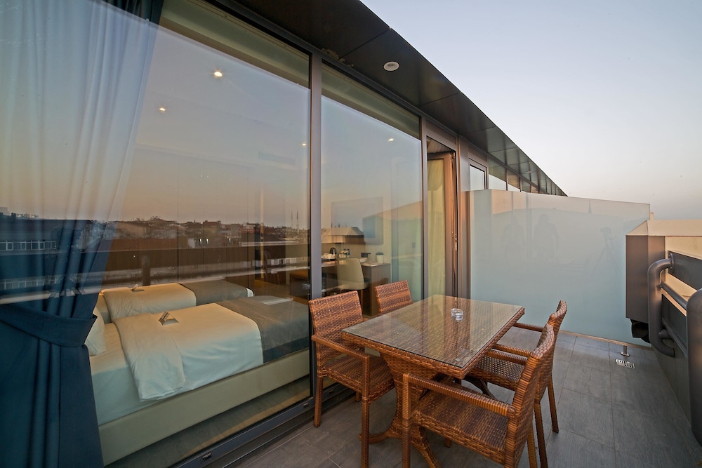 Suite, 2 Twin Beds, Terrace