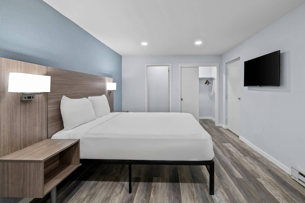 Suite, Multiple Beds, Non Smoking photo 3