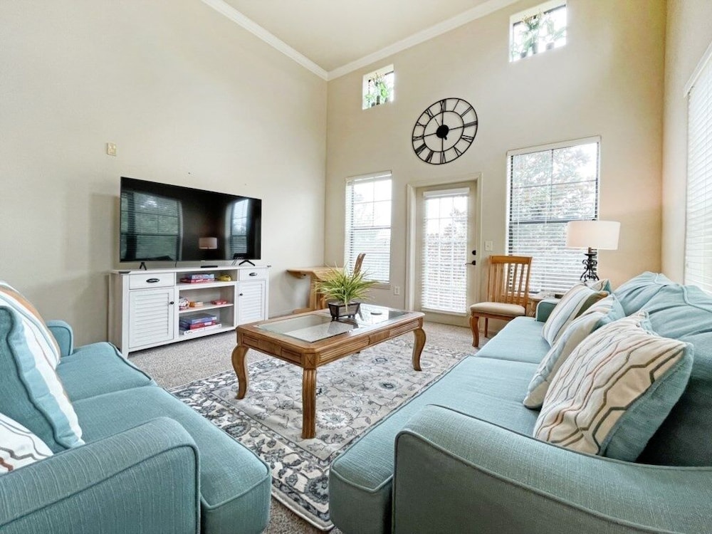 Condo, 3 Bedrooms