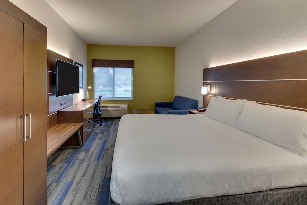 Standard Room, 1 King Bed with Sofa bed - Photo 1