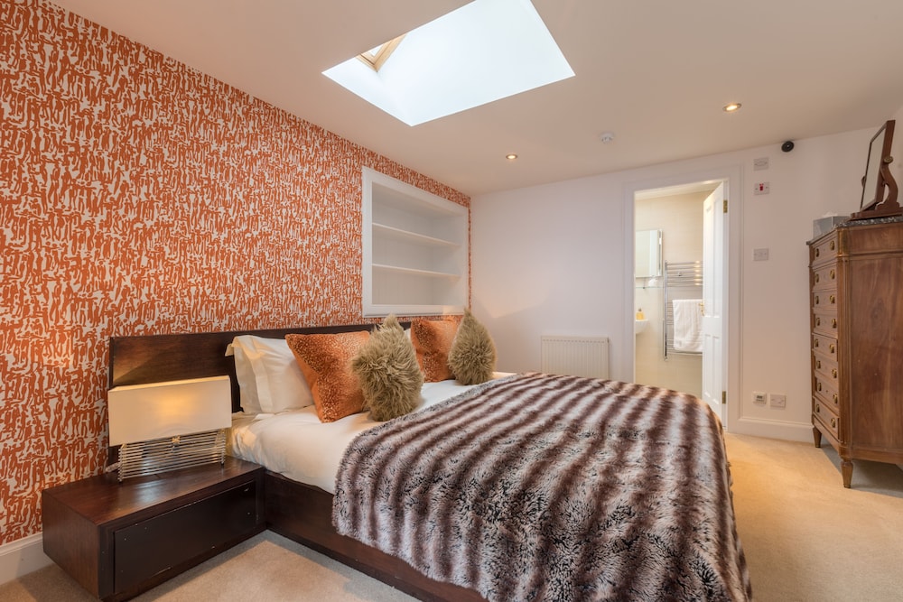 Super King with Garden View on  Ground Floor Ensuite Rm 10 photo 1