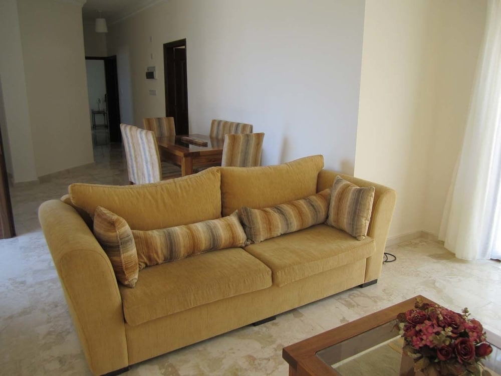 Villa photo 2