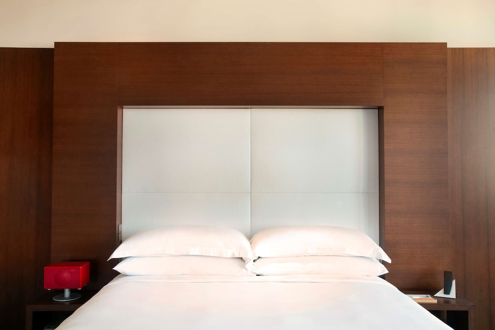 Room, 1 King Bed (Sunset Boulevard View)