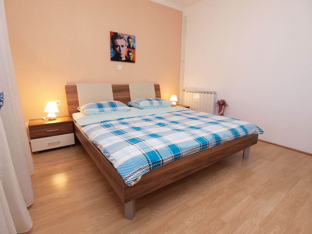 Apartment, 2 Bedrooms (994/3134)