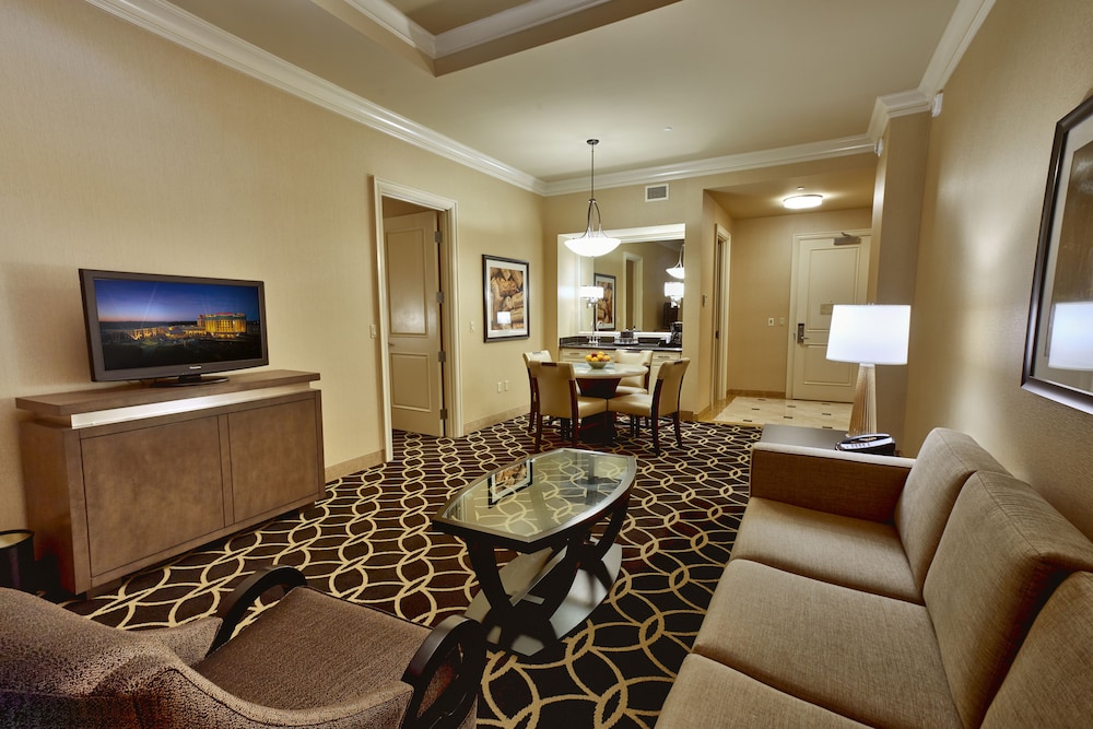 Rodeo Director Suite - Photo 1