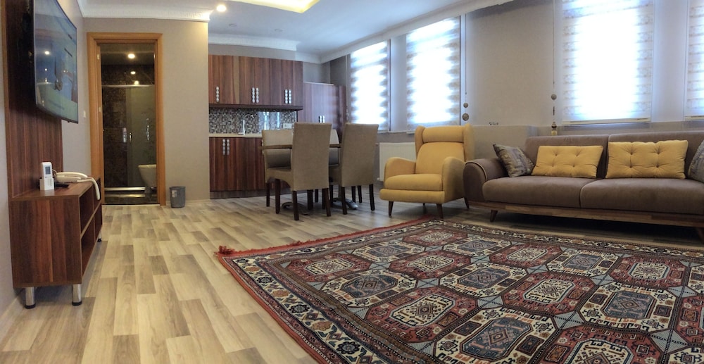 Deluxe Suite photo 1