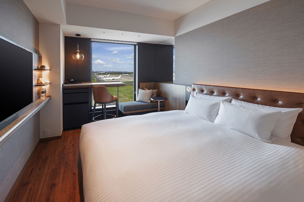 Standard Double Room, 1 King Bed, Non Smoking, Airport View (For 2 people)