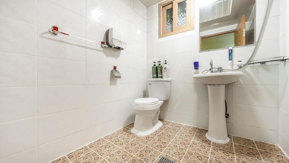 Basic Room, 1 Bedroom (mideum) photo 3