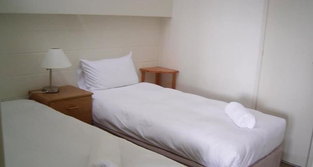 3 bedroom self contained 7 nights photo 1
