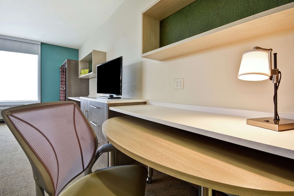 Studio, 1 King Bed, Accessible, Bathtub photo 3