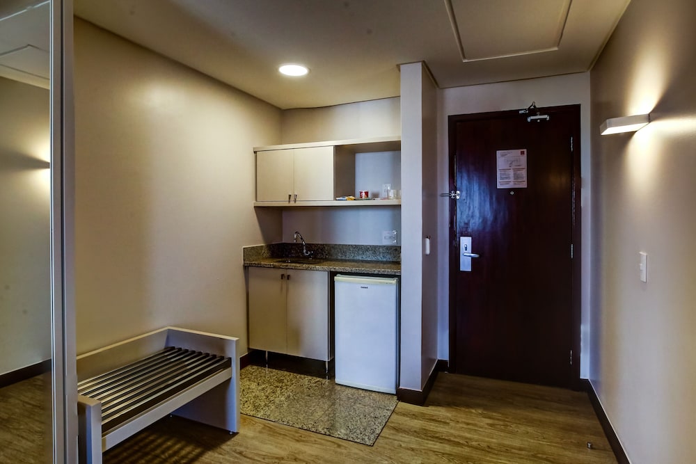 Luxury Suite, 2 Twin Beds, Non Smoking - Photo 7