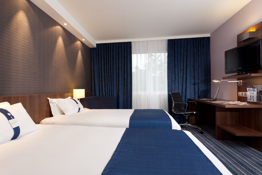 Standard Room, 2 Twin Beds (Parking View) - Photo 4
