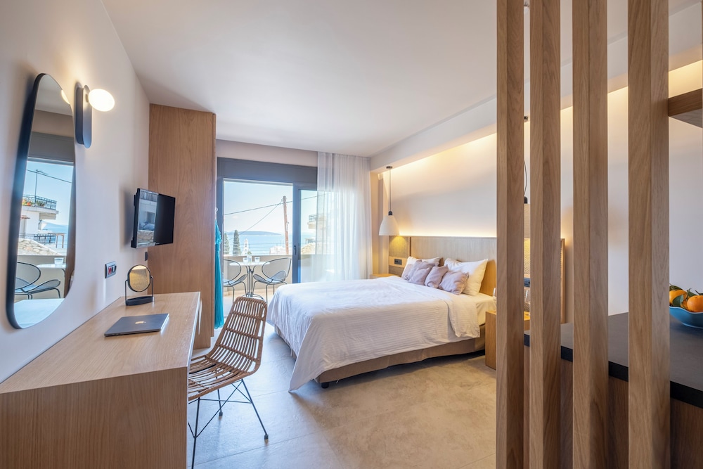 Standard Double or Twin Room, Partial Sea View