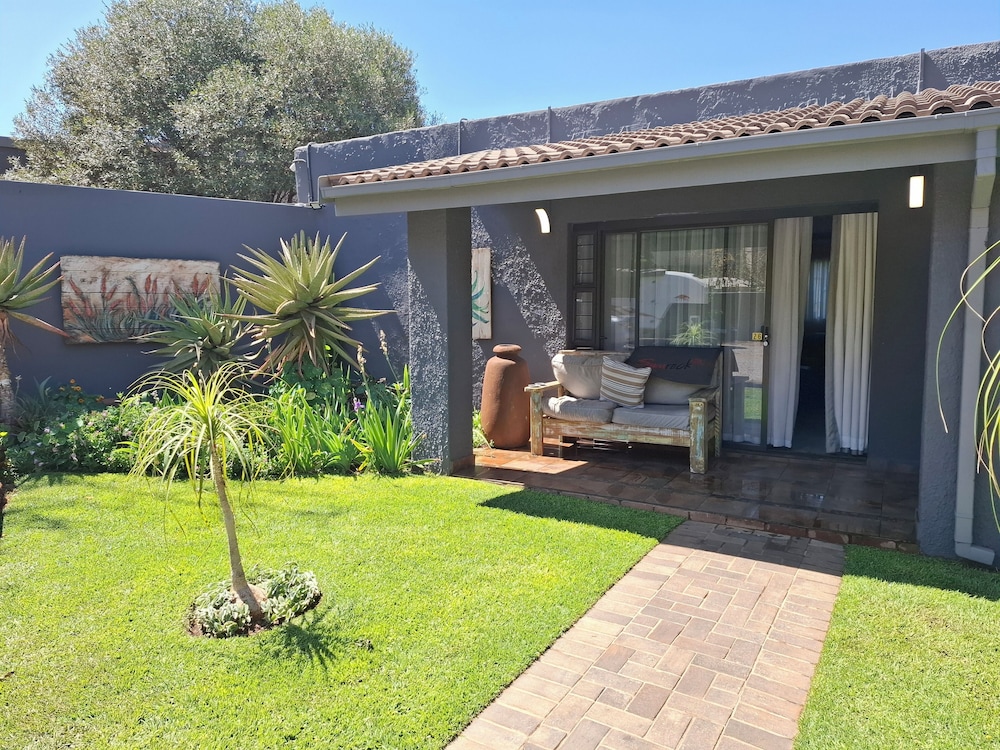 Two Bedroom Suite, Garden View photo 2