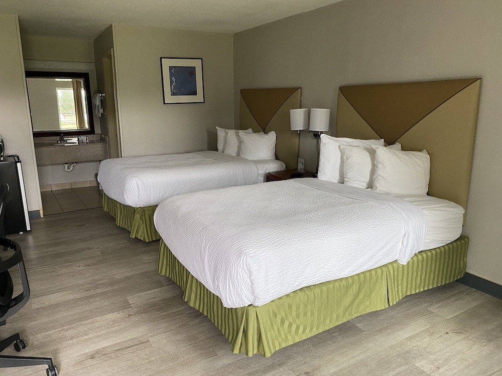 Standard Double Room, 2 Double Beds - Photo 1