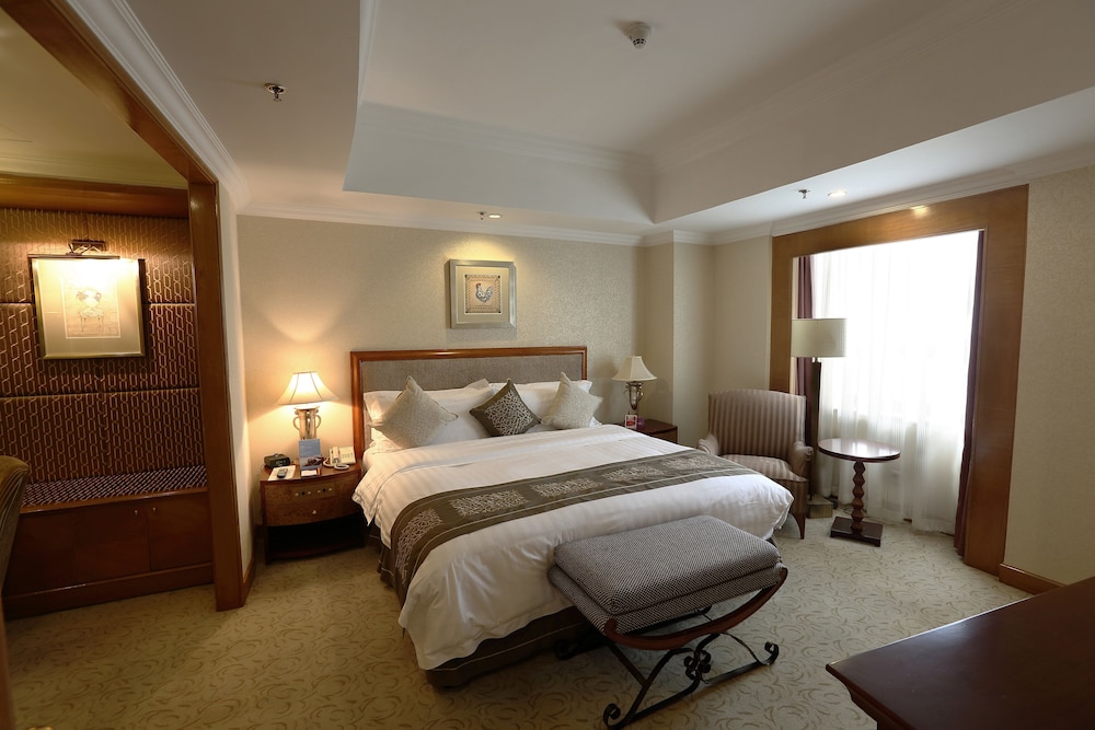 Suite (Crowne Plaza) - Photo 3