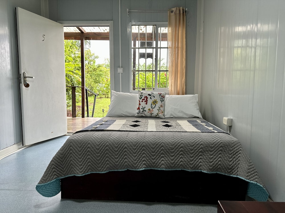 Basic Twin Room photo 2