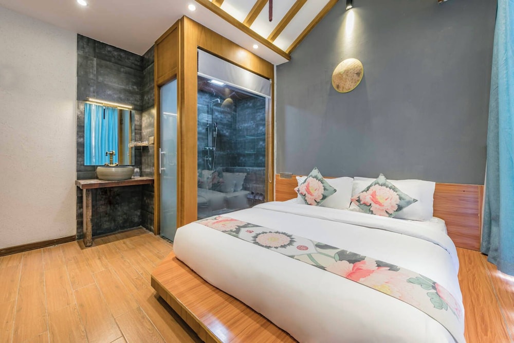Basic Double Room, Partial Ocean View photo 2