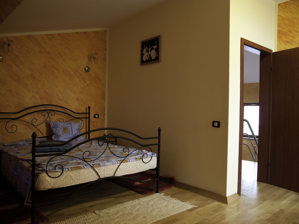 Design Room, 1 Queen Bed photo 1