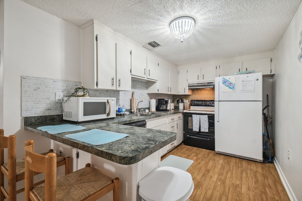 Apartment, 2 Bedrooms, Balcony photo 3